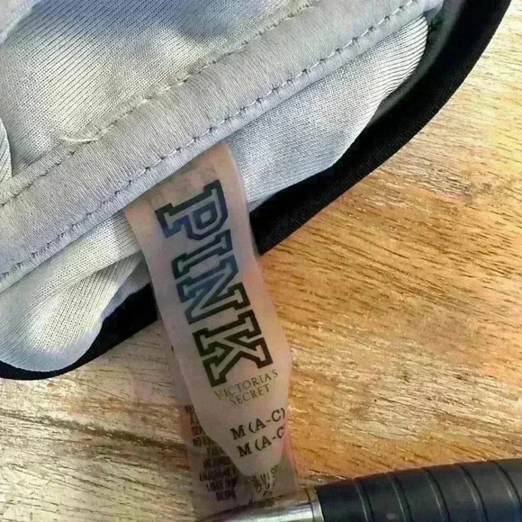 Victoria’s Secret PINK USA Patriotic Sports Bra - Size Medium Cups A-C - Picture 4 of 7